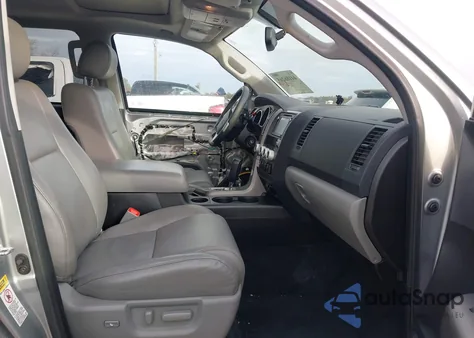 2016 Toyota Sequoia Sr5 5.7L V8 из США, поврежденный, VIN 5TDZY5G17GS066063